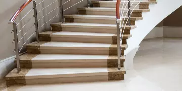 Винтовая гранитная лестница