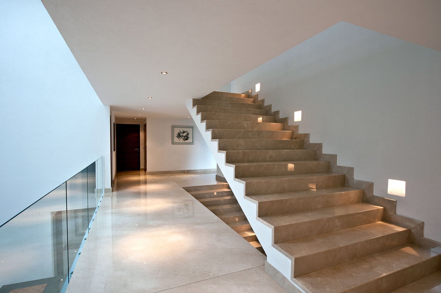 Как выбрать мраморную лестницу в дом